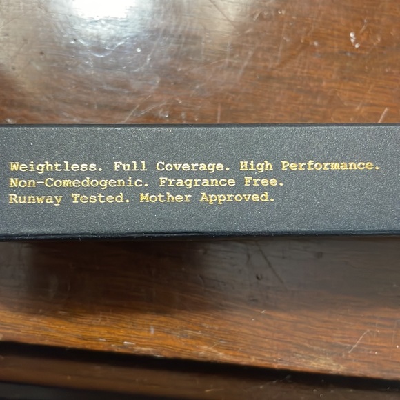 Pat Mcgrath Labs concealer in Light6. - Picture 3 of 4